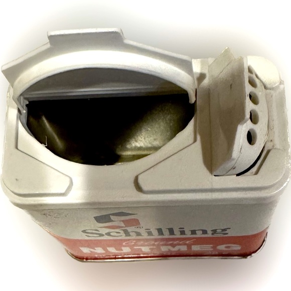 VTG NUTMEG SPICE TIN BANANA BREAD RECIPE HERBS FARMHOUSE SHAKER COLLECTIBLE 1977 - Picture 6 of 6